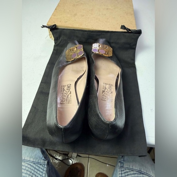 Salvatore Ferragamo Pumps, Size 7 - Picture 15 of 15